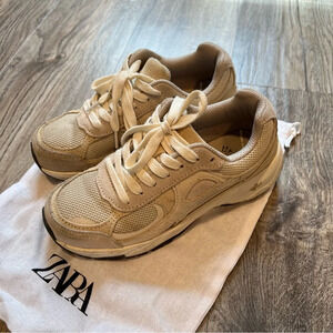 Zara kid’s sneakers size 32